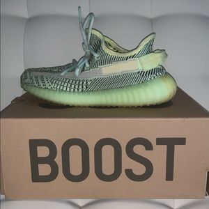 YEEZY BOOST 350
